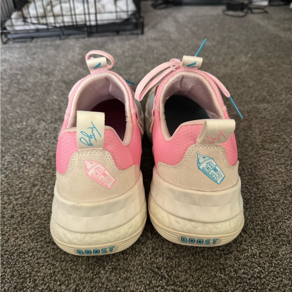 Adidas Limited Addition ICEE Basketball shoes - Picture 3 of 8
